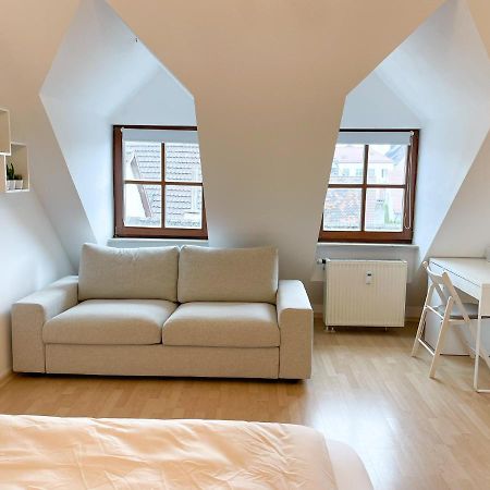 Nami - Robin - Helle Apartments Mitten In Der Stadt 메밍겐 외부 사진