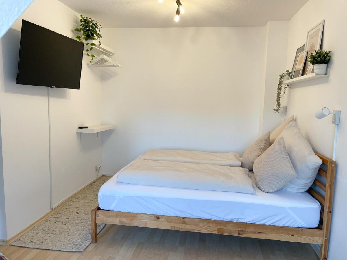 Nami - Robin - Helle Apartments Mitten In Der Stadt 메밍겐 외부 사진
