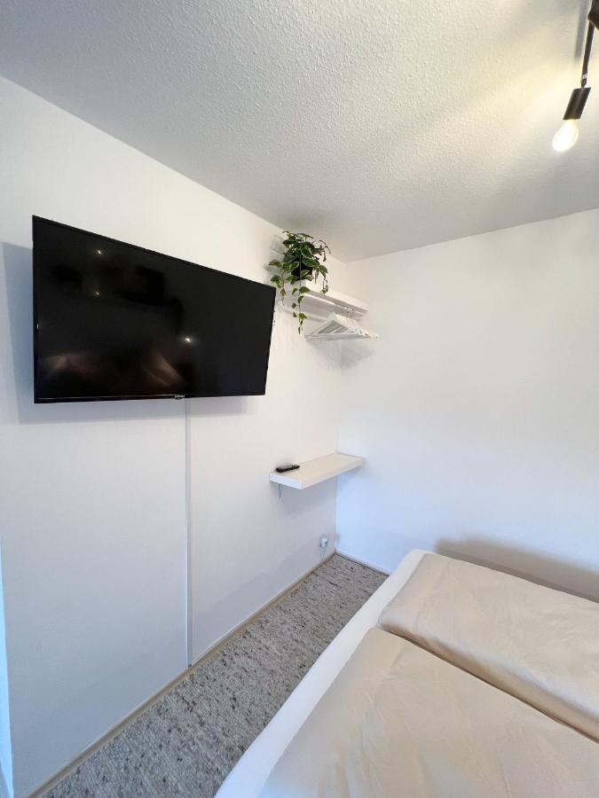 Nami - Robin - Helle Apartments Mitten In Der Stadt 메밍겐 외부 사진